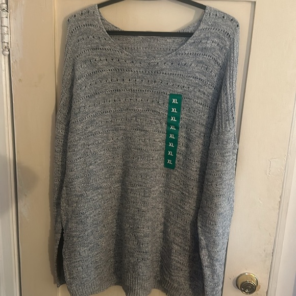 Sweater - Picture 2 of 3
